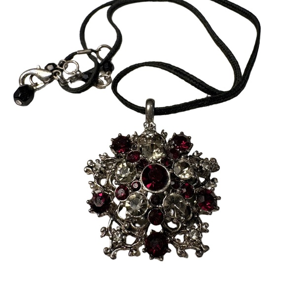 Jewelry - Vintage Style Red & Clear Rhinestone Snowflake Pendant Necklace